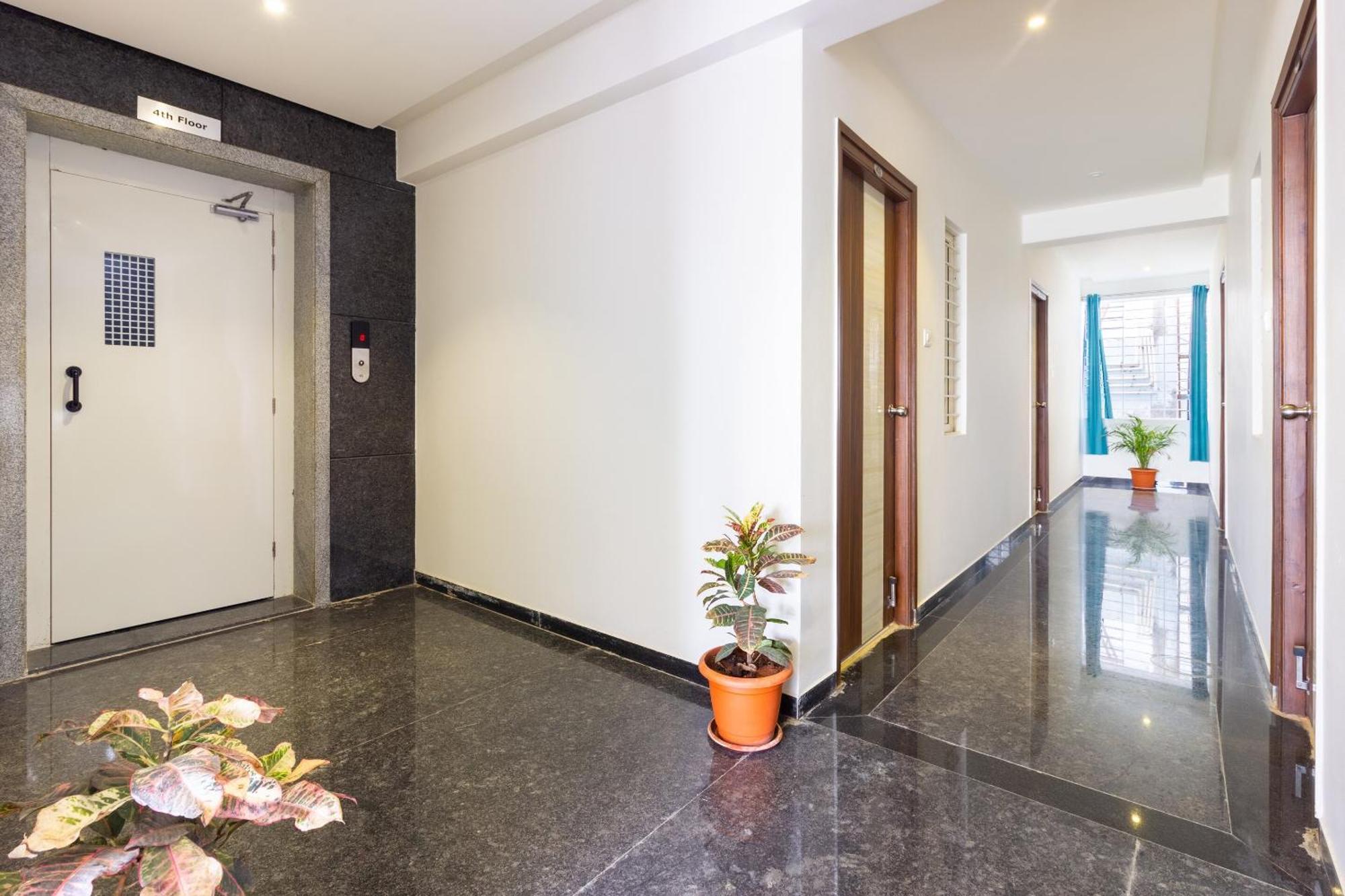 Super Hotel O Qualia Inn Kondapur Near Botanical Garden Хидерабад Екстериор снимка