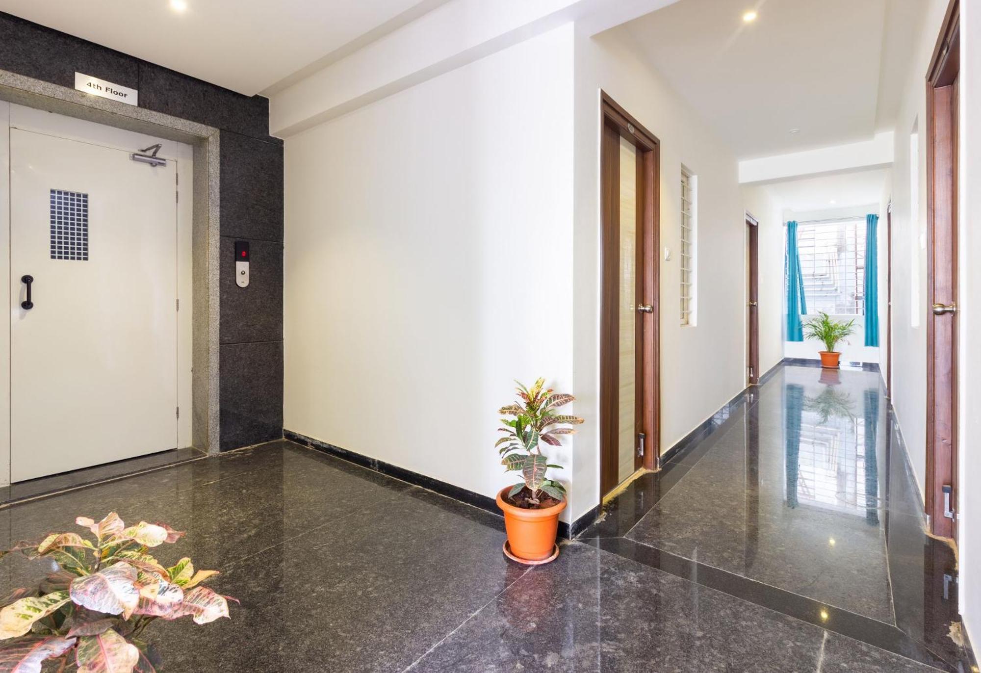 Super Hotel O Qualia Inn Kondapur Near Botanical Garden Хидерабад Екстериор снимка